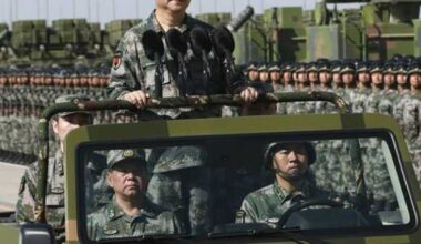 Rachete pline cu apă și silozuri defecte. Xi Jinping face curățenie în armată în timp ce pregătește trupele pentru Taiwan