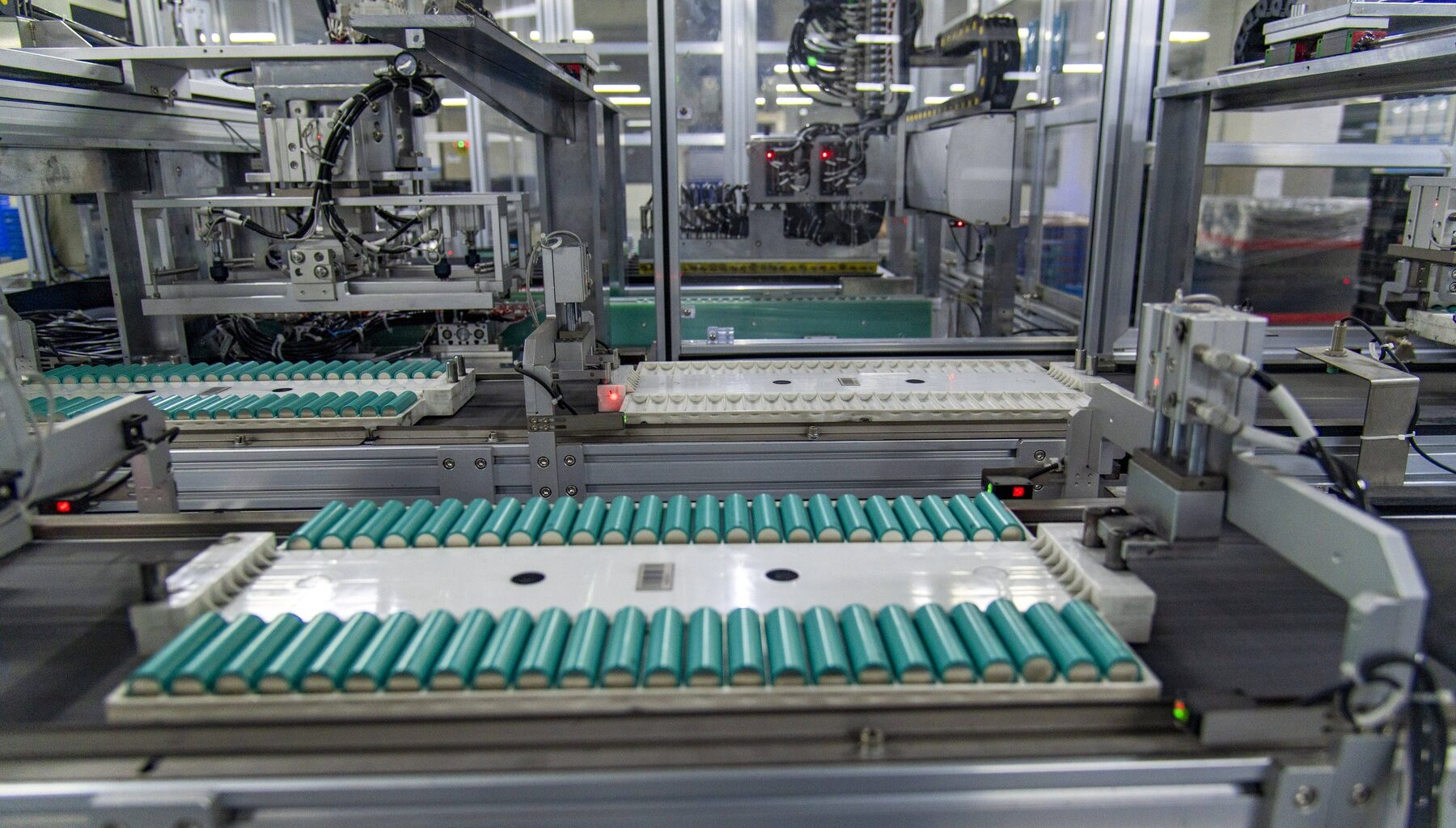 „Project Vault”, planul menit să contracareze China. Washingtonul mobilizează trei giganți pentru o rezervă de minerale critice