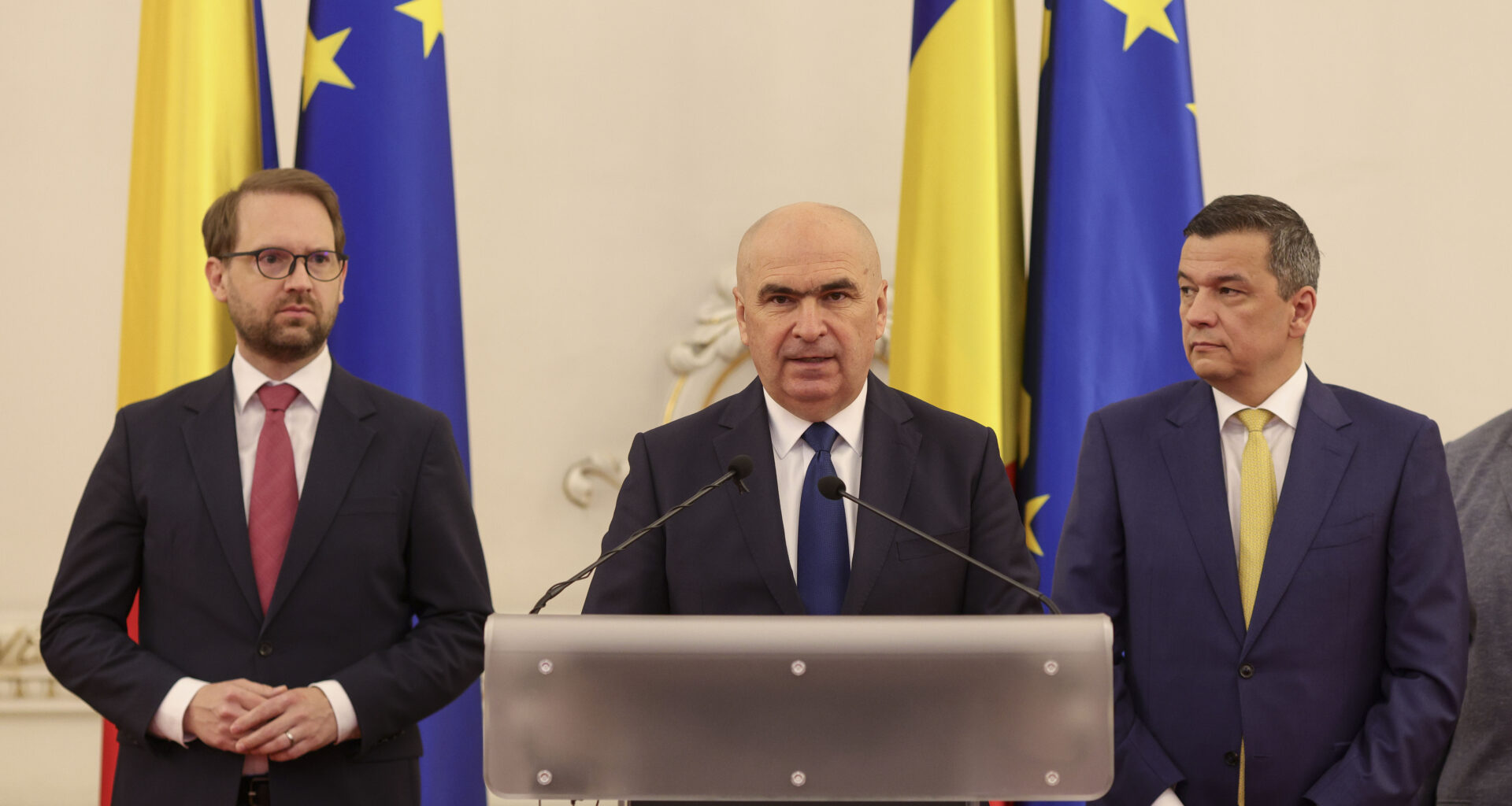 Ilie Bolojan, Dominic Fritz și Sorin Grindeanu după semnarea protocolului coaliției. Foto: Inquam Photos / Octav Ganea