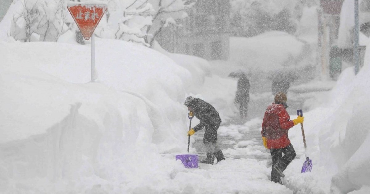 Ninsori record în Japonia: cel puţin 30 de morți și nămeți de până la 4,5 metri. Guvernul a mobilizat armata