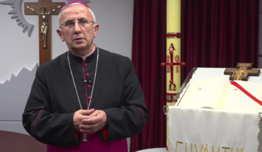 Scandal în Biserica Catolică: episcopul de Iași, cercetat penal pentru că nu a denunțat abuzul sexual asupra unei copile de 13 ani