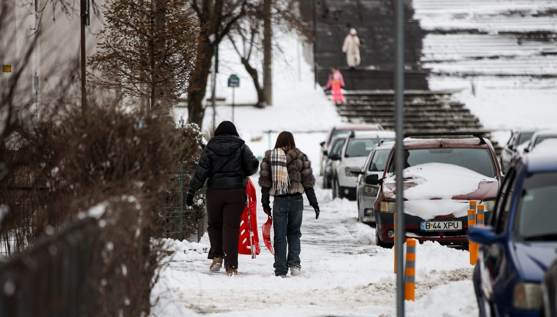 Ce amenzi s-au dat în București celor care nu și-au curăţat trotuarele de zăpadă şi gheaţă