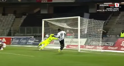 Ratarea lui Macalou din meciul U Cluj - FC Argeș. Foto: captură/Prima Sport 1