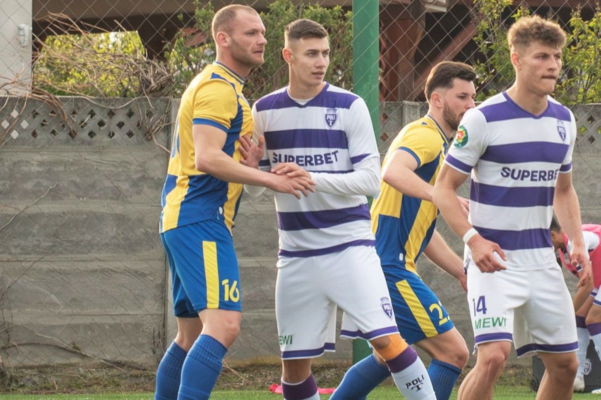 obligat să poarte brățară de supraveghere