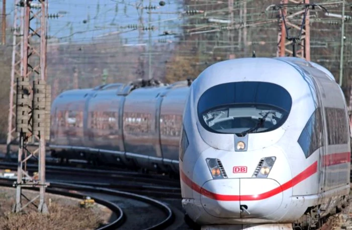 O femeie a fost amendată 130 de euro după un atac de panică în tren FOTO: Arhivă