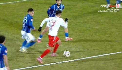 Faza la care Musi a primit cartonaș galben pentru simulare în Farul - Dinamo  (8).jpeg