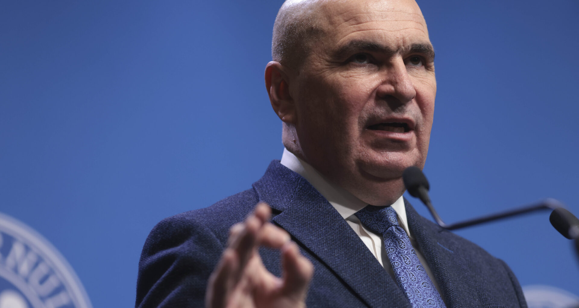 Bolojan, avertisment pentru CCR după amânările repetate ale deciziei privind pensiile magistraţilor