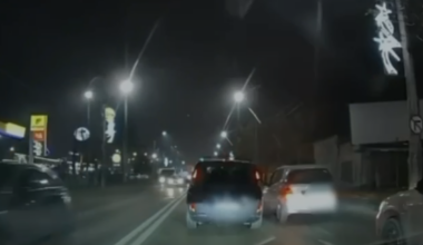VIDEO Un tată și fiul lui de 14 ani, reținuți după ce au luat la bătaie un șofer în trafic, în București