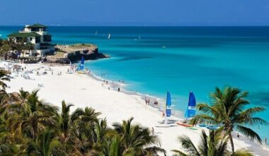 Criza severă de energie din Cuba lovește turismul. Guvernul a început să închidă hoteluri și să mute turiștii în alte unități de cazare
