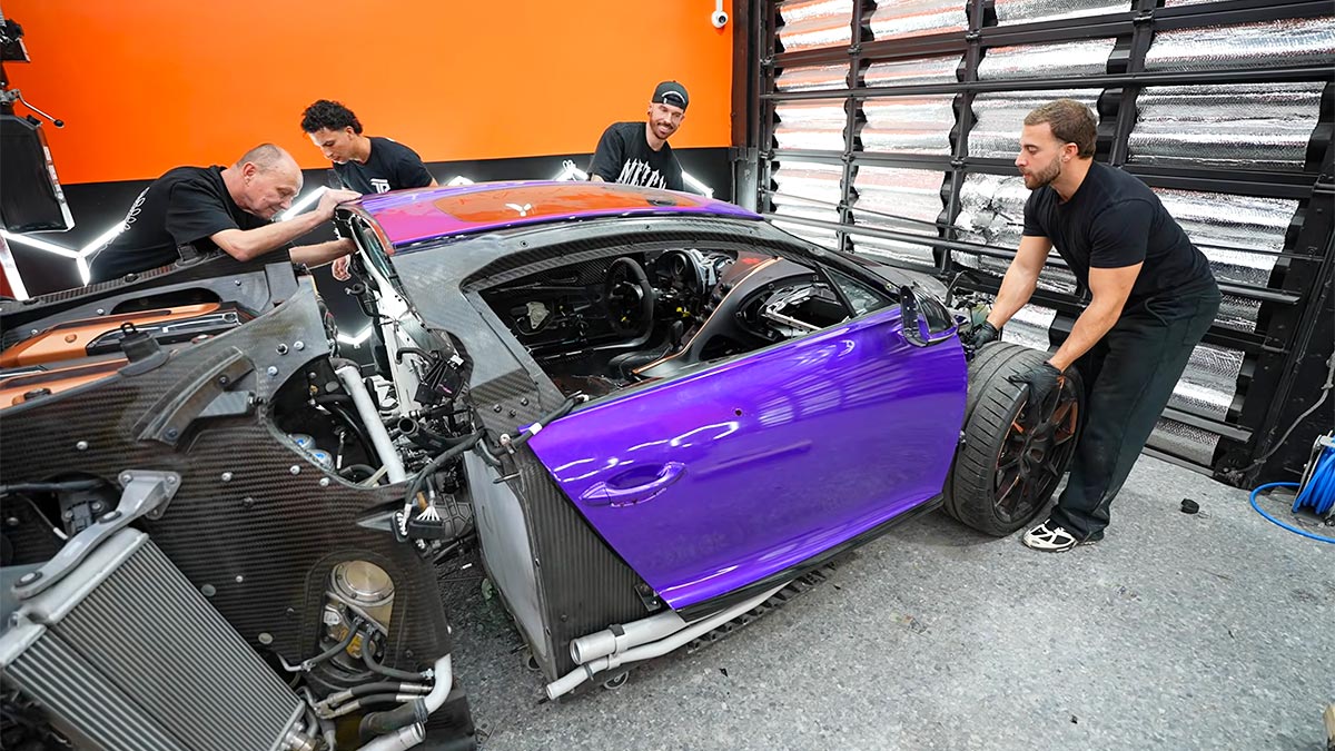 (VIDEO) Youtuberul, căruia şeful Bugatti Rimac îi spunea că va fi imposibil să repare singur un Chiron, a reuşit să dezasambleze maşina într-o lucrare fascinantă | PiataAuto.md