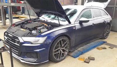 (VIDEO) Un mecanic din Finlanda a descoperit cu stupoare cât de stângaci e proiectat sistemul electric la un Audi plug-in hibrid şi cât de vulnerabil e în climă nordică | PiataAuto.md