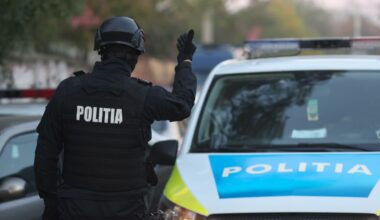 Percheziții în România, într-un dosar de piraterie online. Programe TV cu acces restricționat, distribuite ilegal