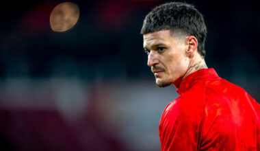 Lovitură: Dennis Man, OUT!