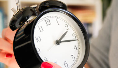 Ora de vară 2026: Data de la care ceasurile se dau înainte și se întunecă mai târziu