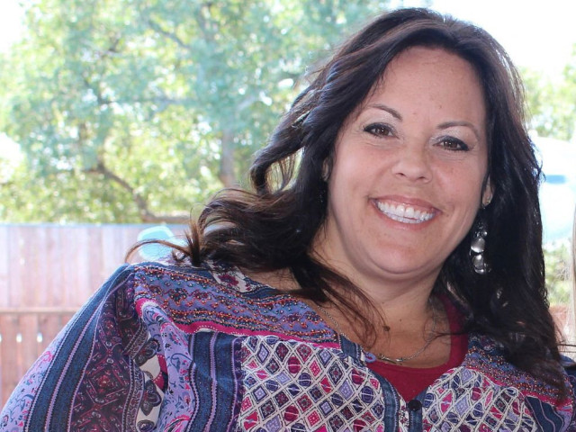 Își începea ziua cu chipsuri și dulciuri și consuma 5000 de calorii. A renunțat la un singur lucru și a dat jos 70 kg