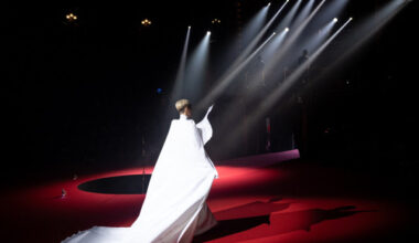 apariție spectaculoasă la Săptămâna Modei de la Paris