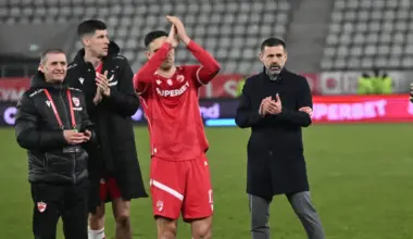 Zeljko Kopic l-a lăsat acasă pe Stipe Perica. Șefii lui Dinamo speră să-l vândă zilele viitoare, însă atacantul a refuzat mai multe oferte