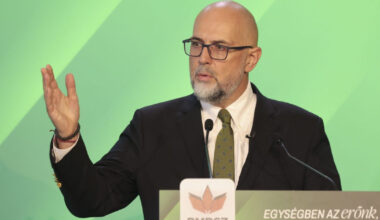 UDMR cere premierului Bolojan să scadă taxele locale. Kelemen: Un guvern se poate întoarce la decizie. E un semn de maturitate