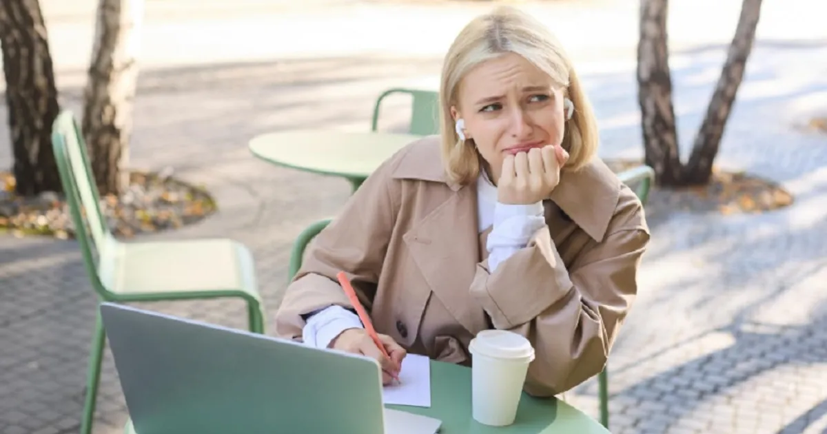 A fost concediată la 69 de ani de la slujba ei la multinațională. Apoi a luat o decizie neașteptată • Newsweek România