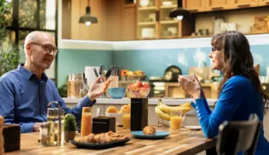 Ministrul muncii anunță scutiri la CASS, ajutor la pensie de 1000 lei, indemnizații crescute. Mai e o problemă • Newsweek România