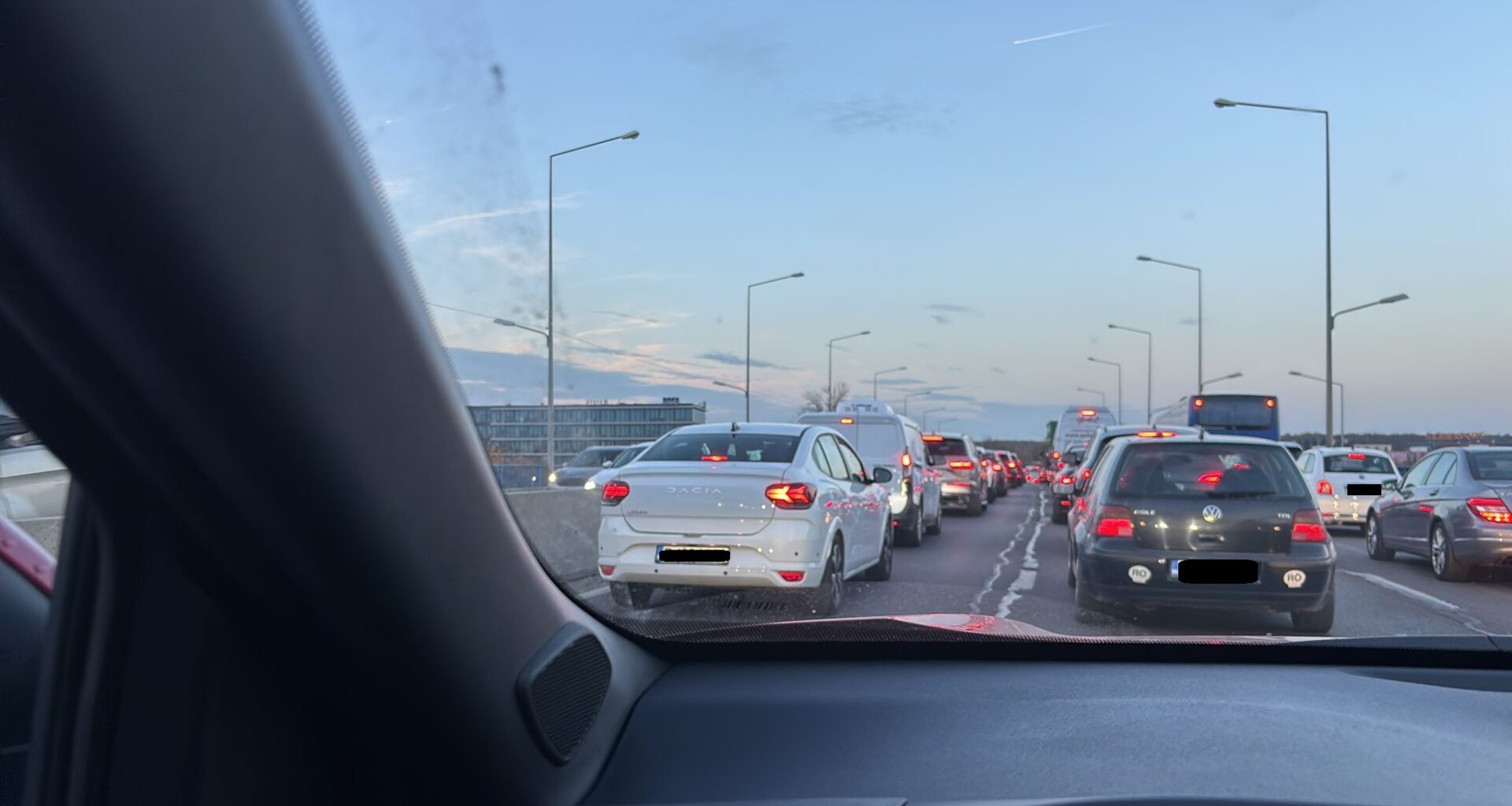 Curba Neagră de pe DN1 e la restricțiile pentru M6 de la Liceul Francez. Cum a devenit și mai rea, în câteva zile, zona a dus la cele mai mari blocaje de pe Șos. București-Ploiești • Știri București