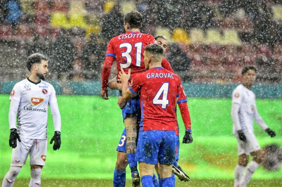 FCSB a găsit un fotbalist rar: detaliu uluitor!