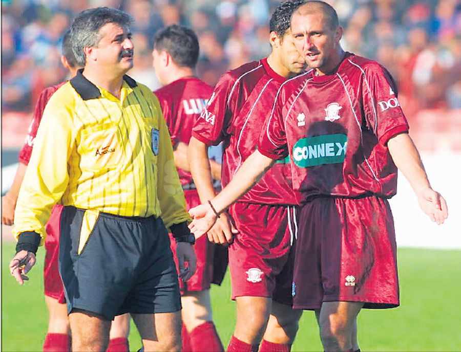 Fostul arbitru din Liga 1 a „zguduit” Bursa de Valori: „Am o avere de 60-80 milioane de euro” » Pregătește o BOMBĂ: „Lucrez la proiect, Hagi CEO!”