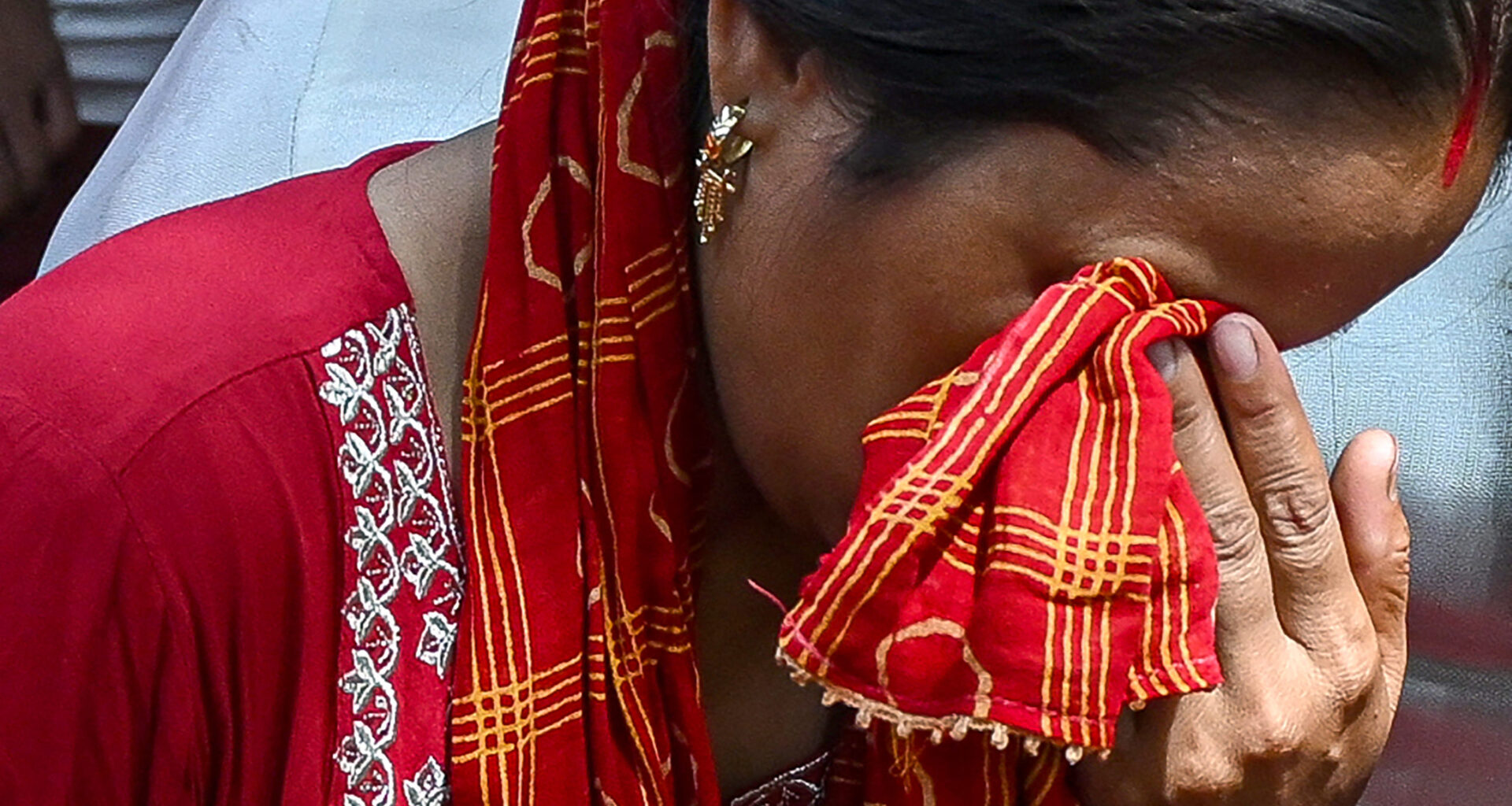 Tragedie în India, unde trei fete tinere au sărit de la etajul 9 din cauza dependenței de un joc online