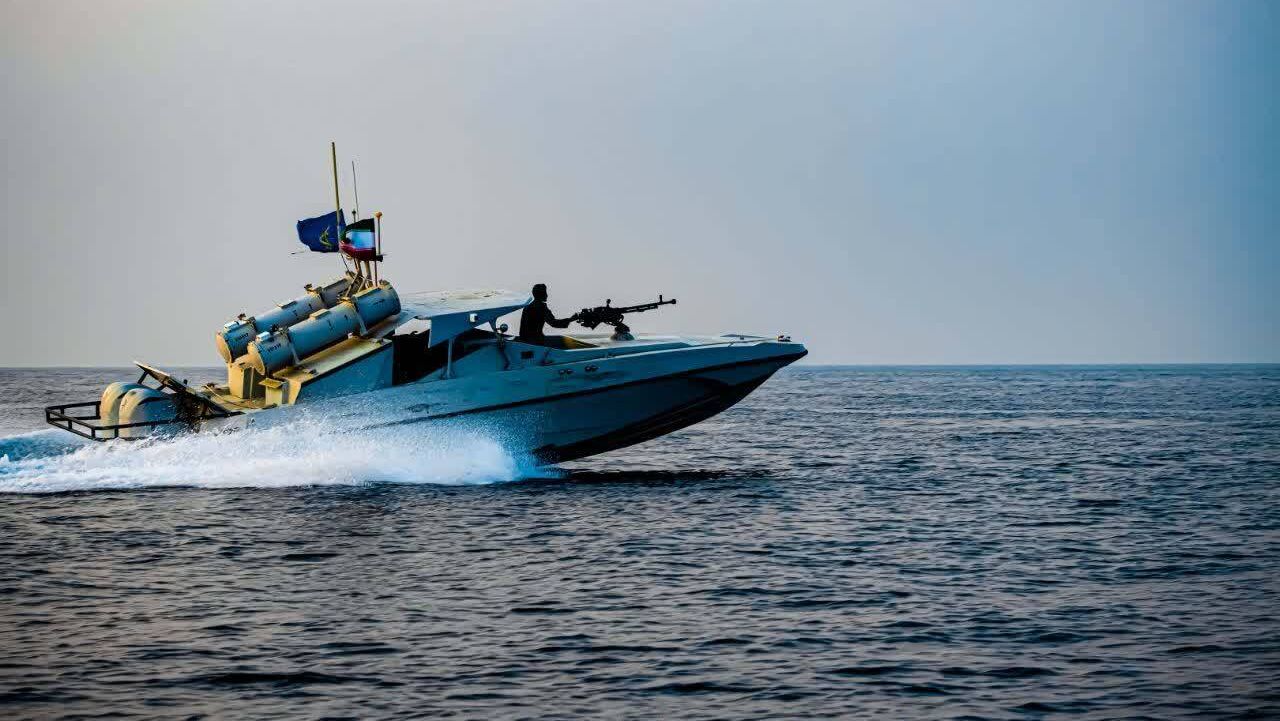 Un petrolier american a fost interceptat și provocat de nave de război iraniene în Strâmtoarea Ormuz