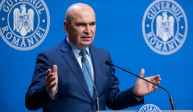 Bolojan anunță pachetul de relansare economică. Interdicția cumul pensie-salariu, adoptată săptămâna viitoare