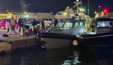 Tragedie în Marea Egee: cel puțin 15 morți, după ce o barcă cu migranți s-a ciocnit cu o navă a pazei de coastă în largul insulei grecești Chios