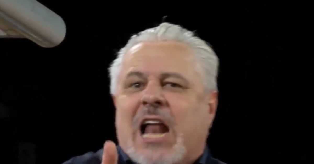 VIDEO. Șumudică, un car de nervi! Tehnicianul român a explodat în prelungirile ultimului meci din Golf: „Fluieră! Ai dat penalty, cartonaș roșu, de toate!”