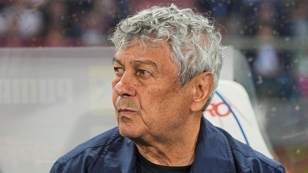 Selecţionerul României, Mircea Lucescu.