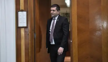 ministrul radu miruta la costum