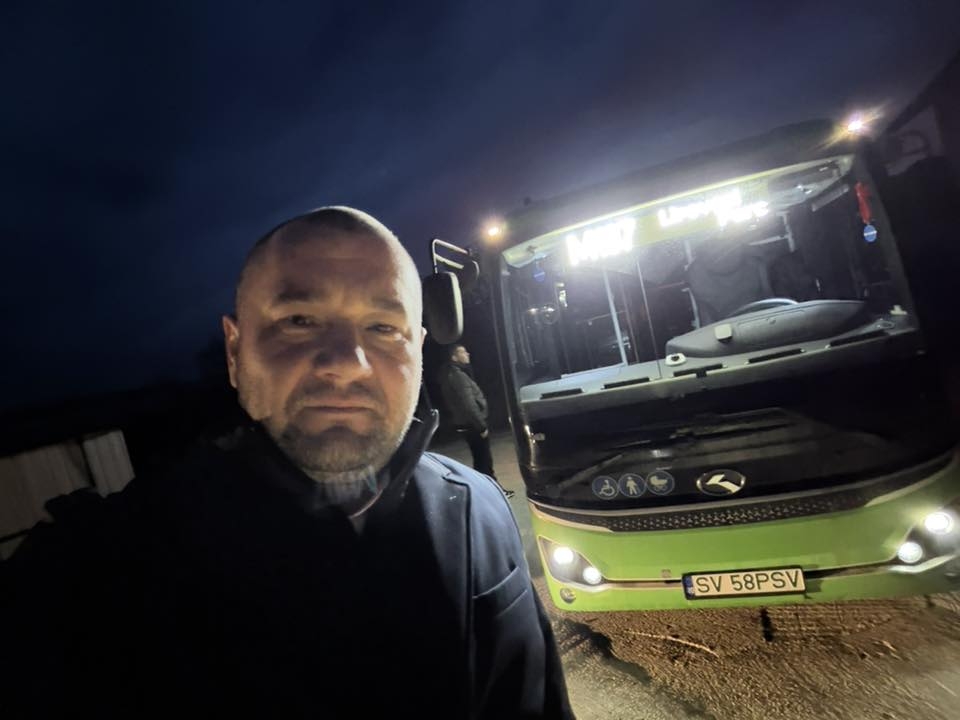 Un primar este căutat de polițiști după ce și-ar fi agresat concubina și ar fi amenințat-o cu pistolul VIDEO