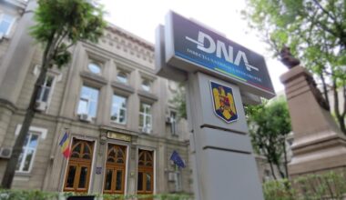 Percheziții la directorul unei mari firme din România. Este vorba de o mită de 500.000 de euro