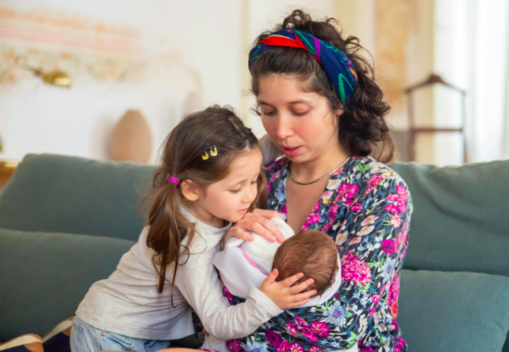 O familie s-a intoxicat în apartament, la scurt timp după mutare. „Am luat un credit pe 20 de ani ca să trăiesc într-o toaletă”