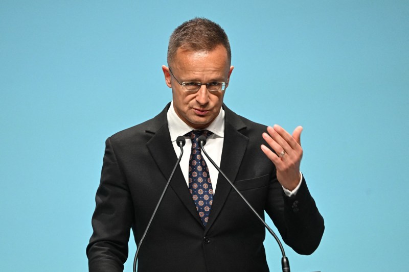 Peter Szijjarto susține că politica de migrație a Bruxellesului „duce doar la tragedii”