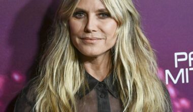 Heidi Klum, apariție controversată la Grammy 2026. A purtat o rochie din latex care imita nudul | GALERIE FOTO