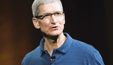 Tim Cook, CEO-ul Apple