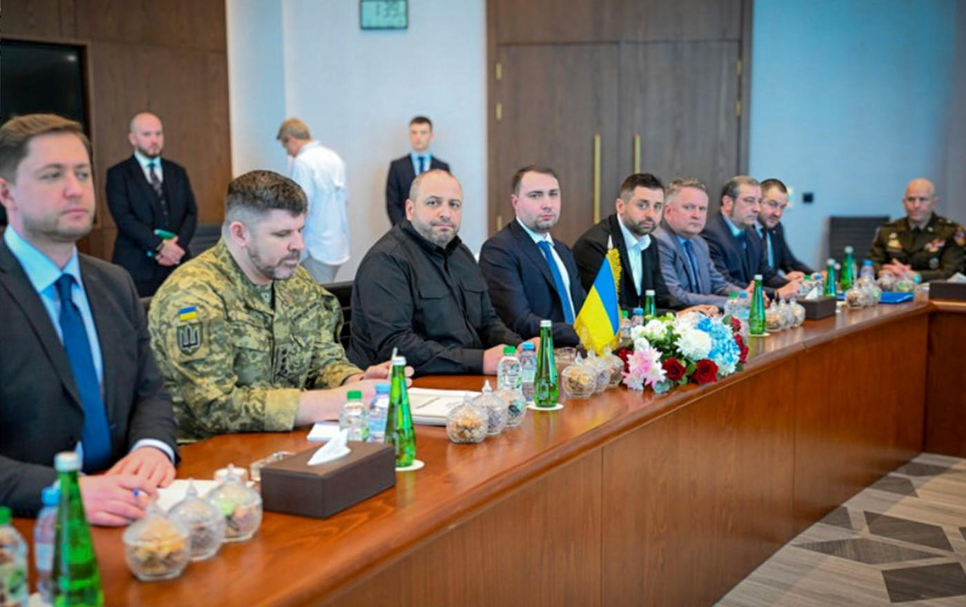 A doua zi de negocieri de pace la Abu Dhabi. Emisarul lui Putin atacă Europa, dar vede o evoluție „pozitivă” a discuțiilor cu Ucraina