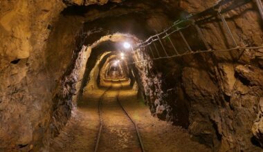 Minerale rare descoperite în Munții Apuseni. Potențial strategic pentru România