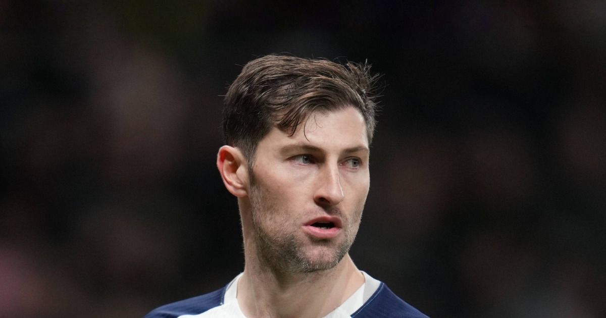Drăgușin, antrenat de un coleg!? Aflată la un pas de retrogradare, Tottenham ar vrea să pună un jucător în locul lui Tudor!