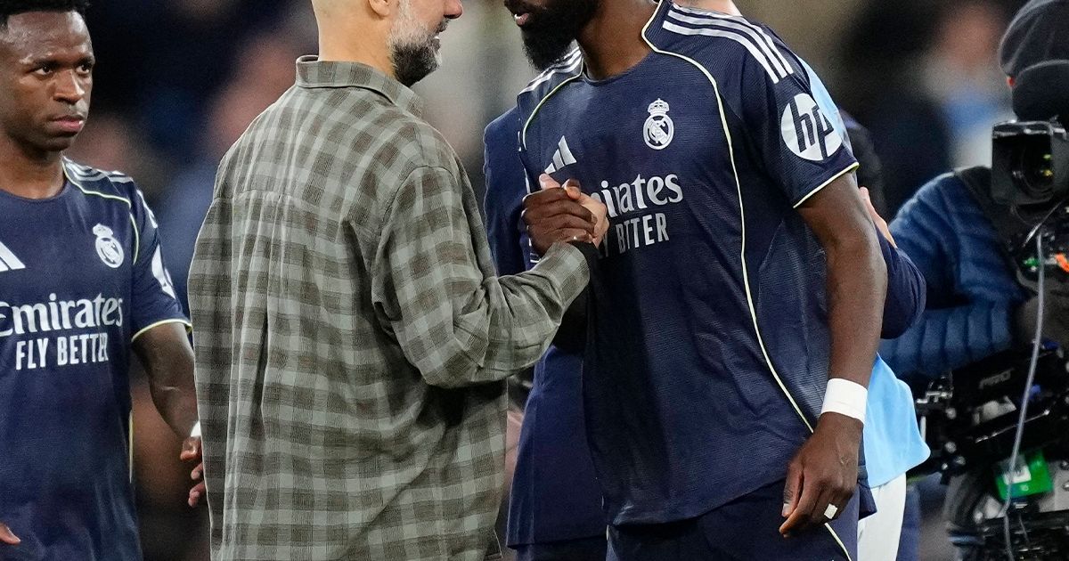 Discuții aprinse. FOTO. Guardiola și Rudiger, despărțiți de Arbeloa! Antrenorul lui Man. City, ironii după eliminarea din Ligă