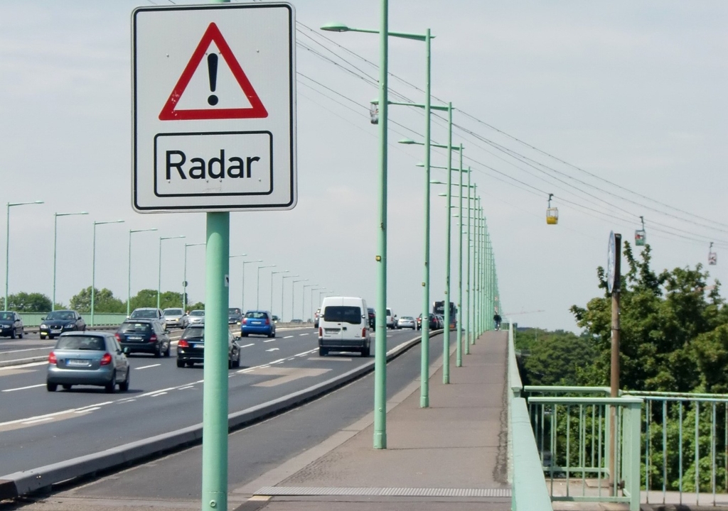 Primul oraș din România care implementează radare fixe pe străzi, integrate în sistemul e-Sigur. Șoferii vor primi amenzile acasă