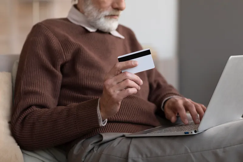 Pensionar îngrijorat la pensie - Foto: Freepik