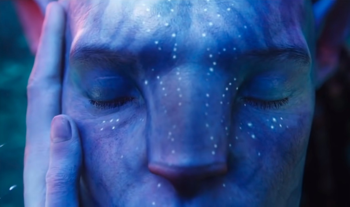O actriță indigenă îl dă în judecată pe regizorul James Cameron pentru că i-a „furat” trăsăturile pentru personajul Avatar / ”A exploatat identitatea biometrică și moștenirea culturală a unei tinere”