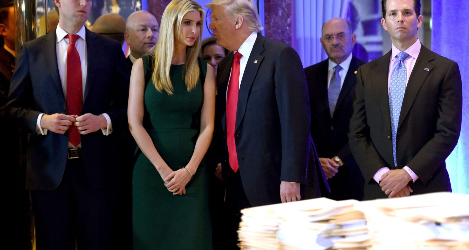 Axios: Trump transformă președinția într-o sursă fără precedent de profit și protecție personală. Miza reală