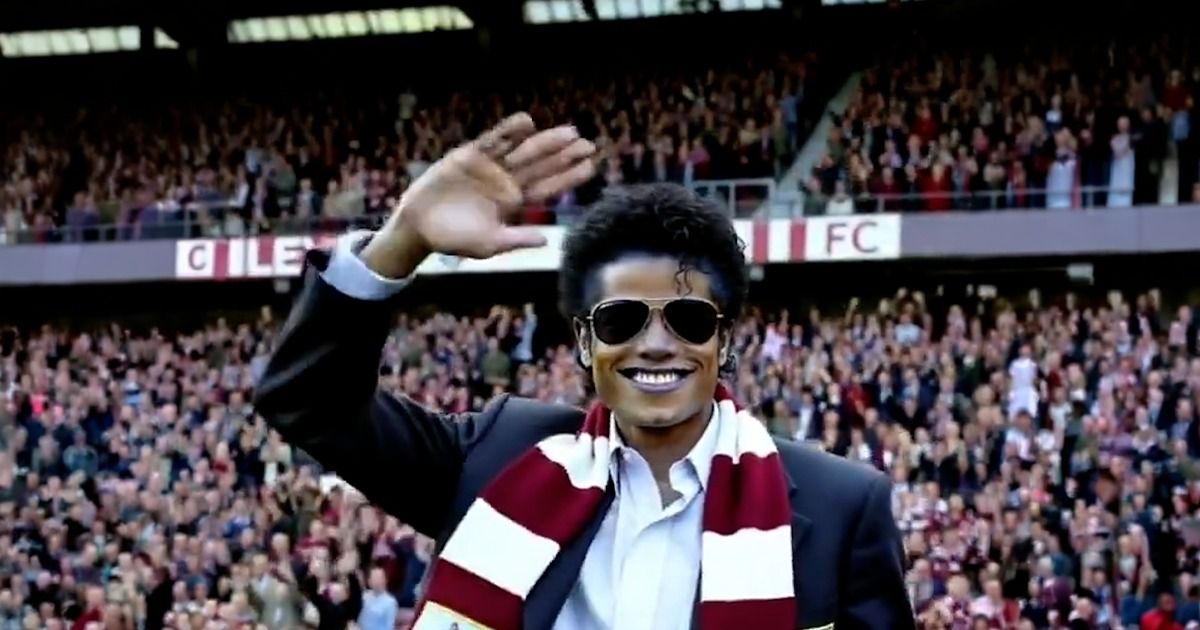 Michael Jackson, la Burnley! FOTO: Fanii din Premier League, confuzi: „Thriller”, „Smooth Criminal” sau presing agresiv? Cascadă de memeuri