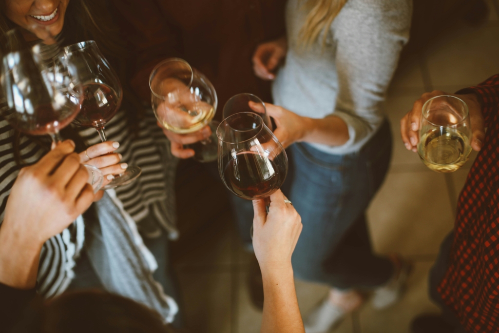 Tipul de alcool pe care îl consumi ar putea influența cât de mult trăiești